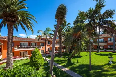 아파르타멘토스 앰배서더 Playa del Castillo 주변 호텔