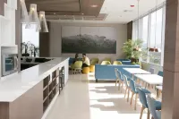 庫庫塔希爾頓歡朋酒店 - 早餐