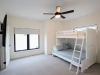 NEW CENTRAL PARK TOWNHOME w/ Golf Course view Across from Arnold's Park! Hotels in Arnolds Park