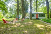 Kayaks, Cozy Cottage and Scenic Wine Tours - Charming Oasis Hotels in Austinburg