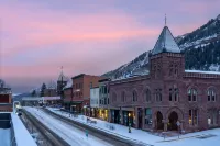 Expansive Rooftop Patios and Lavish Amenities - Exquisite Luxury Retreat