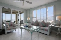 Beachfront Views and Resort Amenities - Luxurious Coastal Paradise