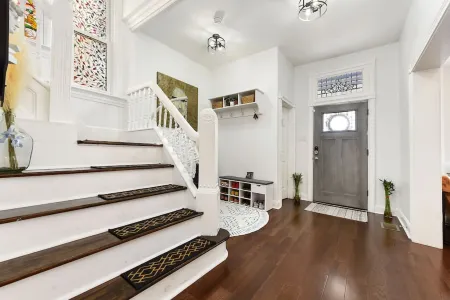 The Riverview Room on Beatty Отели рядом с достопримечательностью «Fox Chapel Golf Club»