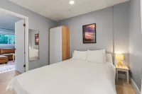 Charming Lakeside Escape with Spacious Outdoor Oasis - Inviting Retreat Các khách sạn ở South Haven