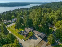 Private Driveway and Outdoor Patio Oasis - Serene Cottage Retreat Hotels in Snoqualmie