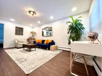 Stylish 2Br in Historic WaterHill / Walk to Downtown & the Big House