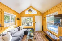 Willow Corner: cozy modern tiny home