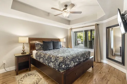 Breathtaking Lake Views and Cozy Fireplace - Stunning Luxury Retreat Hotels in Indian Point