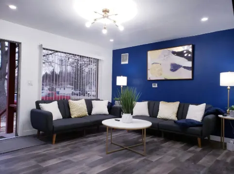Modern Comforts Near Boise State Campus - Stylish Retreat