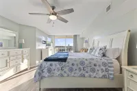 Stunning Waterway Views and Expansive Saltwater Pool - Luxurious Retreat