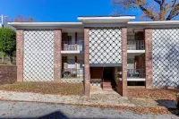 Cozy Studio with Private Balcony and Vintage Touches - Vibrant Charming Haven