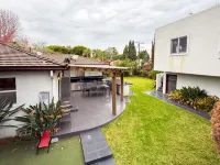 Private Outdoor Area and Stylish Living Spaces - Modern Tranquil Retreat Hotels in West Los Angeles