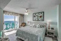Oceanfront Balcony and Outdoor Pool - Beautiful Family Retreat