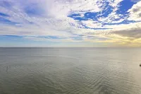 Modern Design and Stunning Tropical Setting - Stylish Coastal Haven