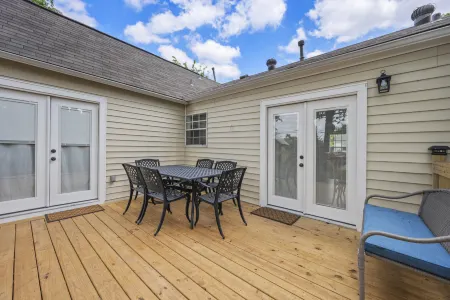 The Cottage on Meadow 3 BR/2 BA