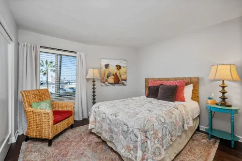 Panoramic Ocean Views and Casual Beach Style - Gorgeous Coastal Retreat