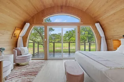 Cozy Rustic Haven - Wine Barrel Retreat, 4 Cabins