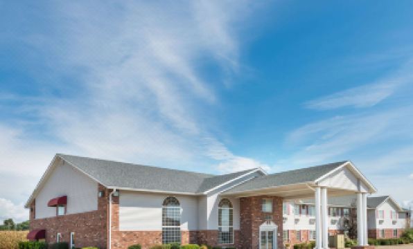 Super 8 by Wyndham Jerseyville