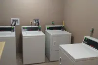 Tranquil Retreat - WiFi, Bike Trail, Peaceful Surroundings