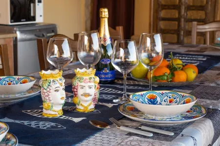 Gorgeous Villa with outbuilding for a relaxing vacation Отели в г. Torre Colonna-Sperone