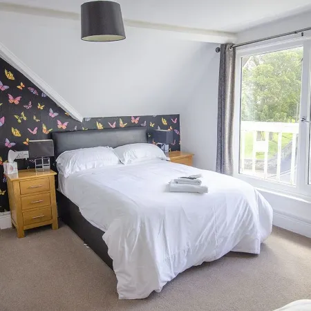 Headlands - Room Only Accommodation