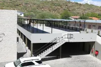 Hillside Executive Accommodation - parcheggio