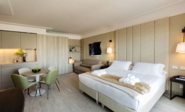 Ceccarini 9 Home Suite Home