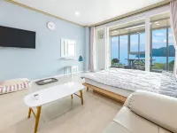 Yeosu Seuteimeong Hotels near Hyangiram Hermitage