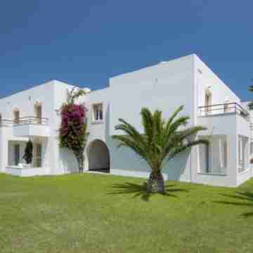 Alexandra Beach Hotel Exterior