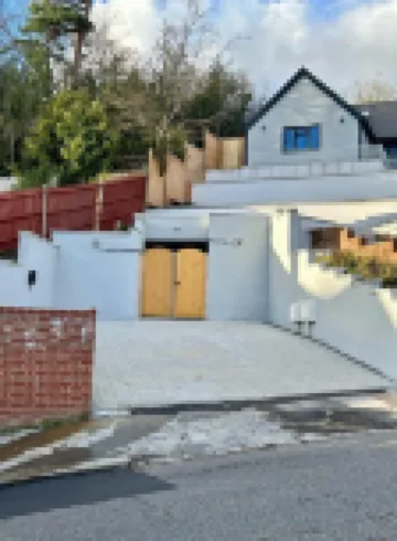 House in Croydon Welcomes You to Comfort and Style