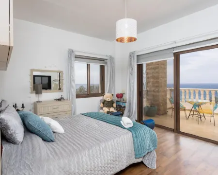 Villa Beach Heaven Hotels in Pomos