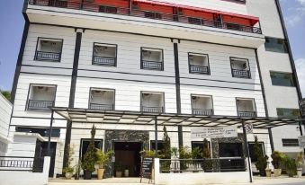 Rohedama Hotel