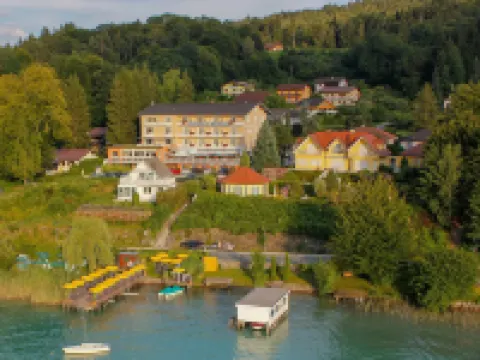 沃爾沃特湖英才酒店 費爾登酒店