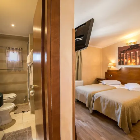 Hotel Kent Отели рядом с достопримечательностью «Квартал Коппеде»