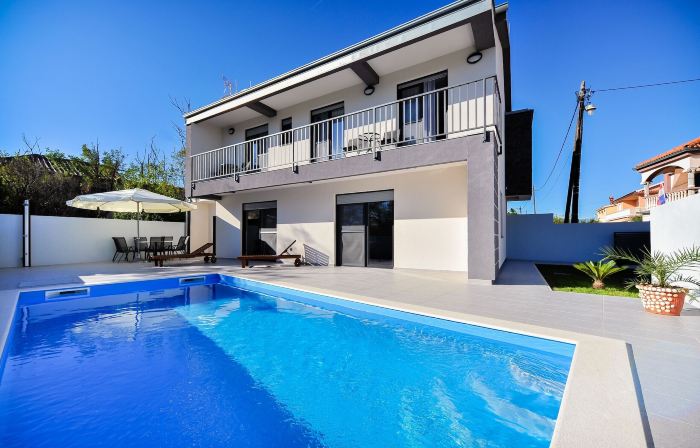 Villa Lily
