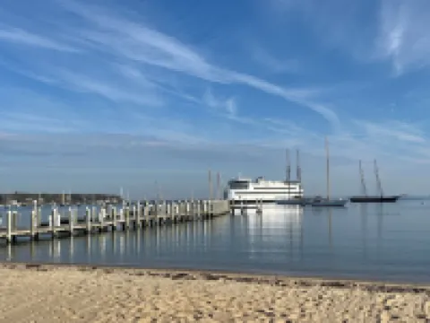 Vineyard Harbor Motel - Private Beach Hotels in Tisbury