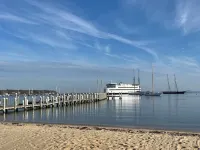 Vineyard Harbor Motel - Private Beach