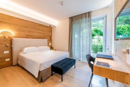 The Green Park Hotel WellnessSpa & Restaurant