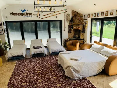 Luxury Studio Cottage at Foot of Yorkshire Wolds Hotels in Shipton Thorpe
