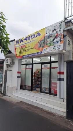 Bintang Khanida Syari'ah