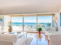 Amazing Beach Apt Panoramic View Next to Marina Alimos