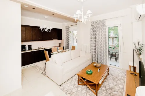 Best House, Ellinou Stratiotou, Ayia, Patra - صديق للحيوانات الاليفة