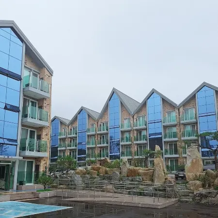 Sokcho Daemyung Heidi Pension Отели рядом с достопримечательностью «Храм Синхынса»