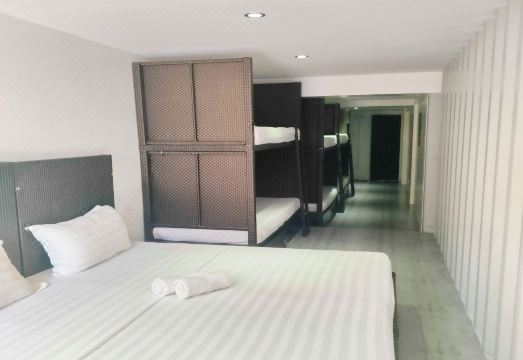 디비니드 해변 근처 맛집