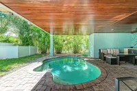 Anna Maria Island Beach Palace Hotels in Bradenton Beach