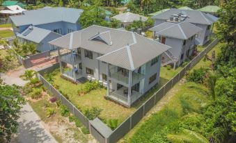 Palm Holiday Apartments
