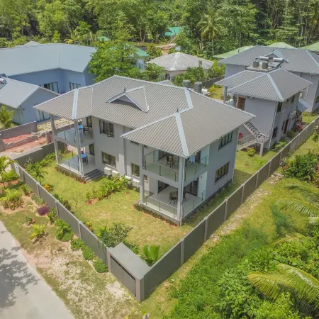 Palm Holiday Apartments