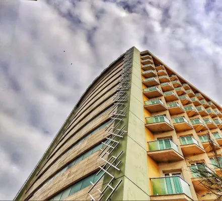 New Day Hotel - parking