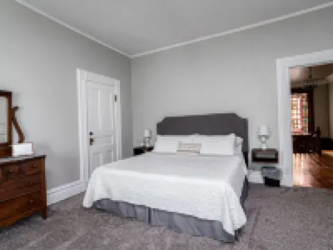 Hatch House Bed & Breakfast Hotels in Towanda