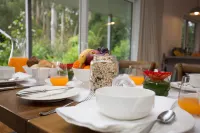 Treghan Luxury Lodge - breakfast